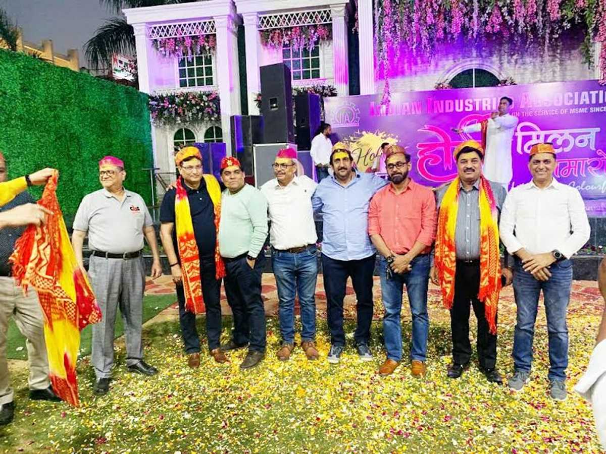 आईआईए ग्रेनो चैप्टर ने धूमधाम से मनाया होली मिलन समारोह